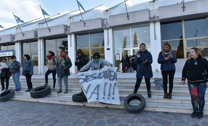 Bloqueos, acampes y ocupación de edificios públicos en Chubut