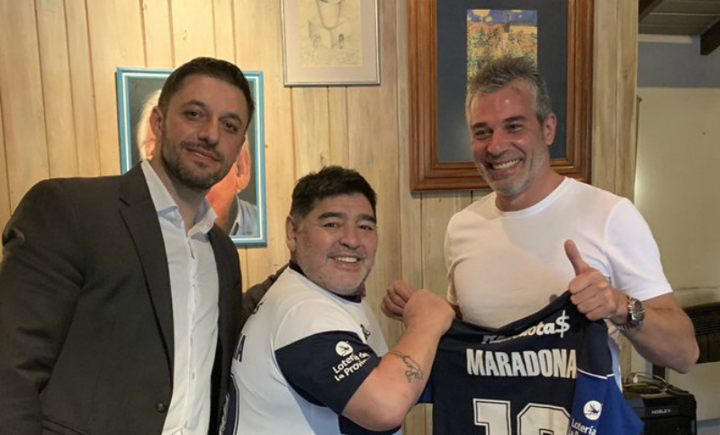Maradona ya es DT de Gimnasia