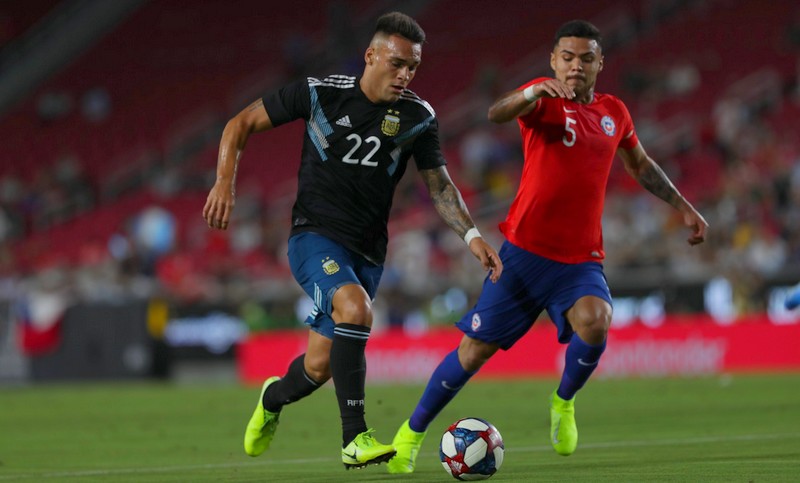 Argentina generó poco peligro y empató con Chile sin goles