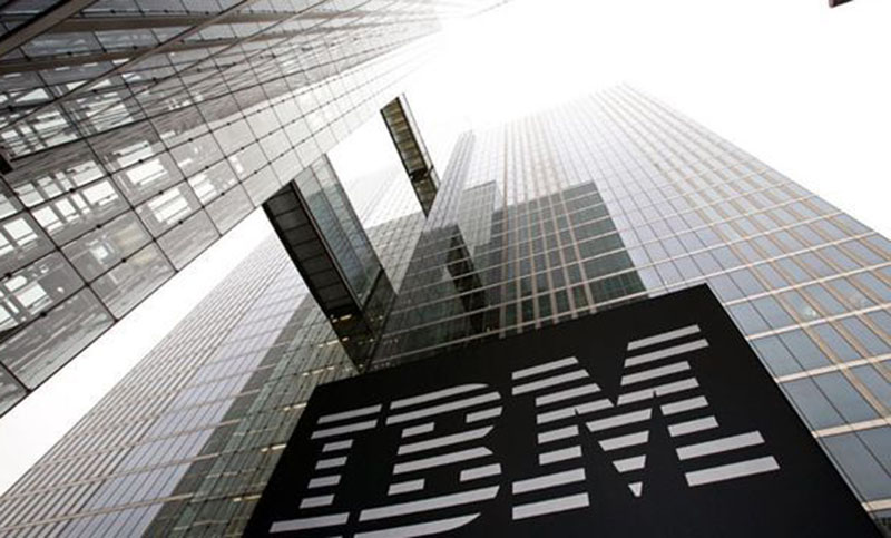 Denuncian plan de retiros voluntarios y despidos en IBM 