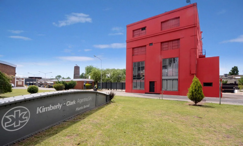 Kimberly Clark cerró una planta en Bernal y despidió a 200 trabajadores 