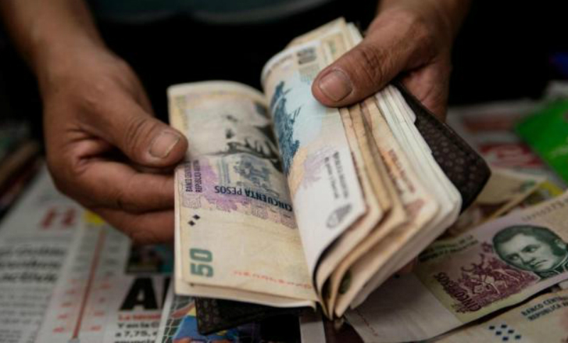 Oficializaron el aumento escalonado del Salario Mínimo para agosto, septiembre y octubre