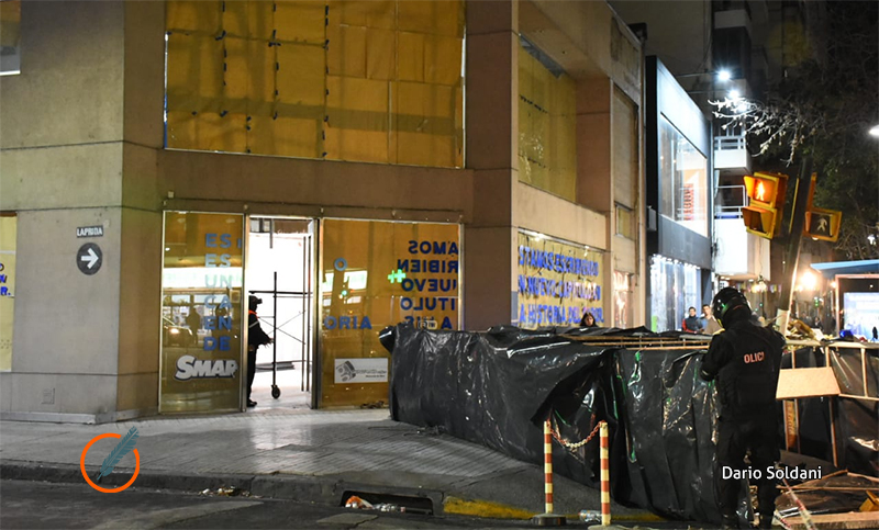 Dos personas heridas por la caída de un andamio