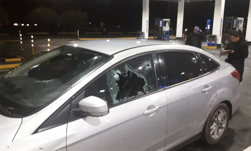 El jefe de la Policía Federal de Santa Fe fue atacado a balazos en la autopista a Buenos Aires