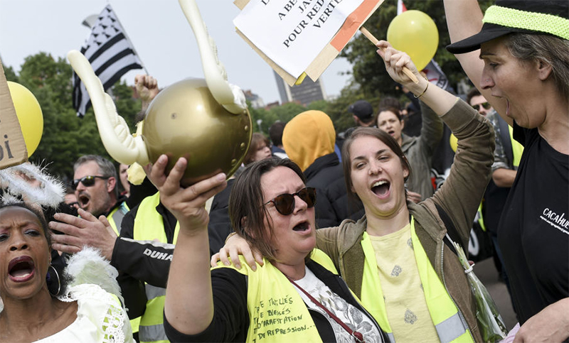 Nantes se une a los ‘chalecos amarillos’ para protestar contra desigualdad y violencia policial