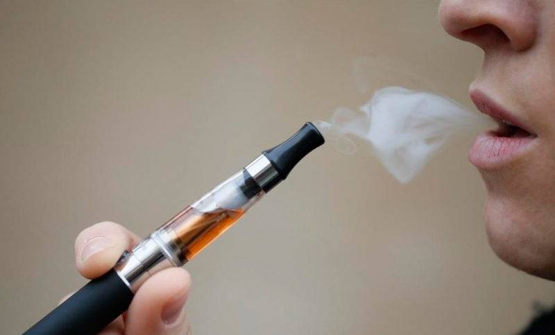 Tras 5 muertes por uso de vapeadores: «Está probado que hacen daño»