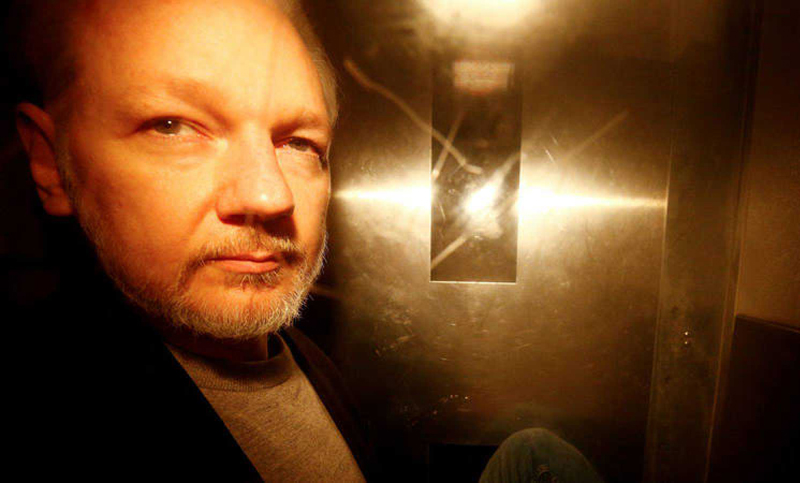 Una empresa de seguridad española acusada de espiar a Assange en Londres para EEUU