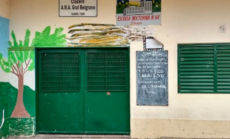 Abrazo solidario en la Escuela General Belgrano por falta de agua