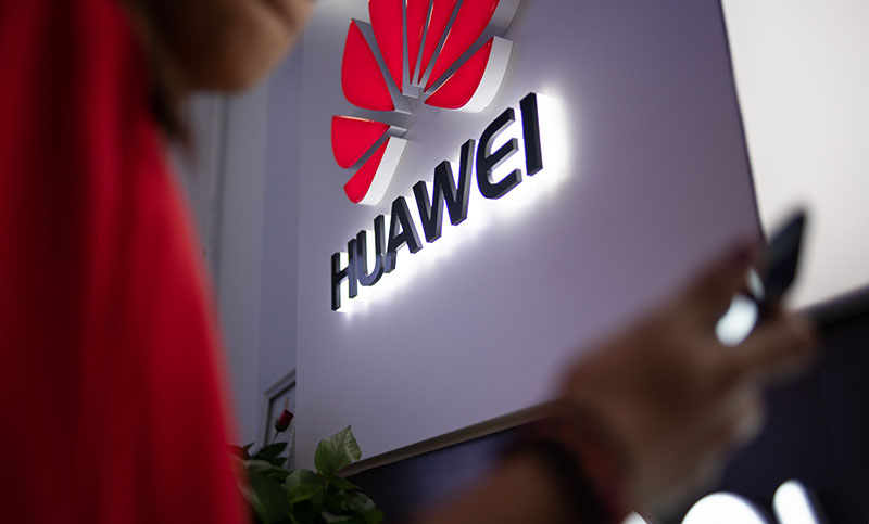 EEUU inició su campaña contra Huawei entre sus aliados del Golfo Pérsico