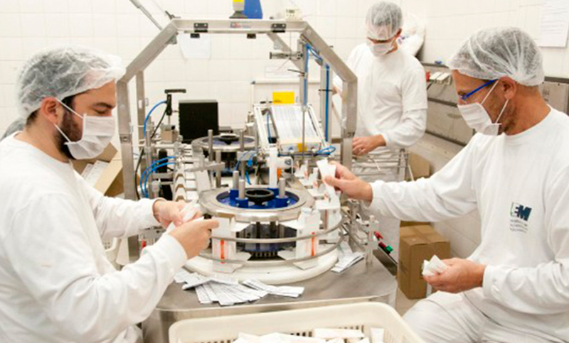 Podrían suspender los análisis bioquímicos en todo el país