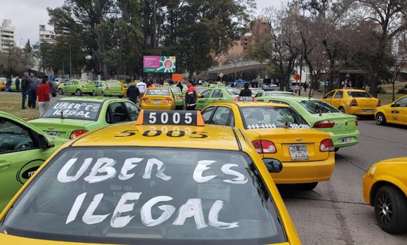 Protestas de taxistas en Córdoba por la llegada de Uber