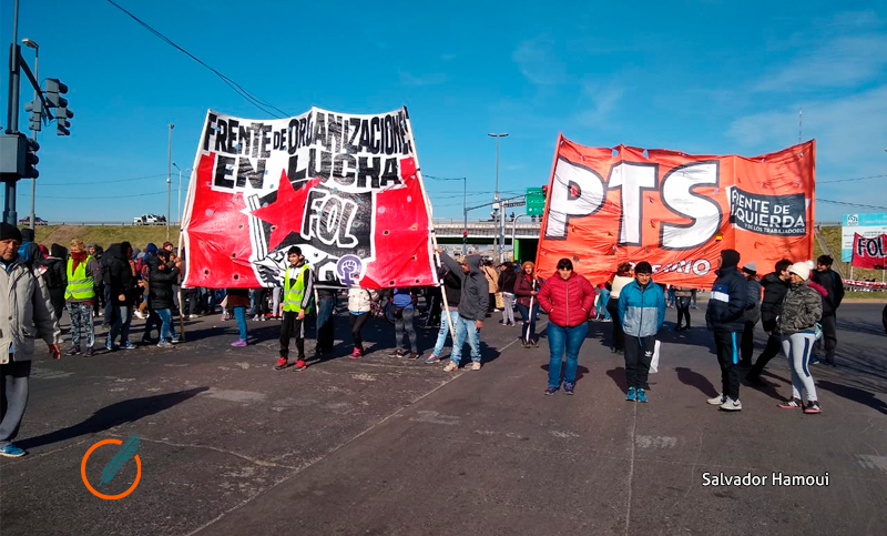 Cortes, olla popular y acampe pidiendo emergencia alimentaria, trabajo y aumento salarial