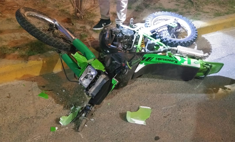 Dos motociclistas murieron en la rotonda debajo del puente Rosario-Victoria