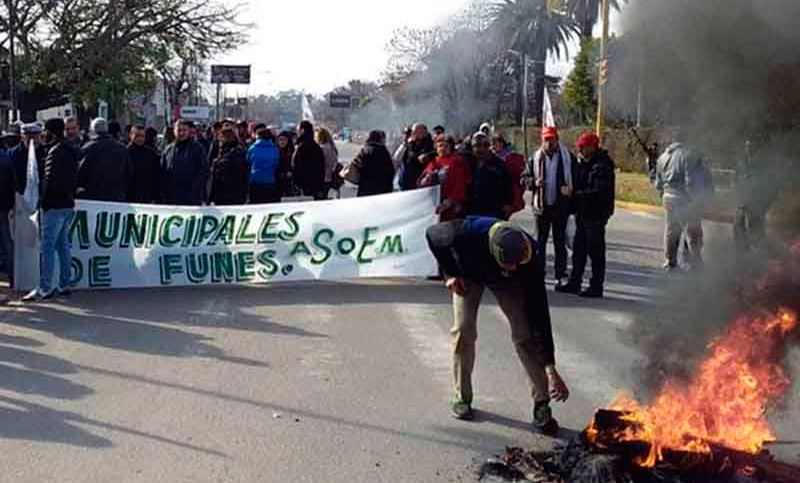 Municipales de Funes inician un paro total de actividades