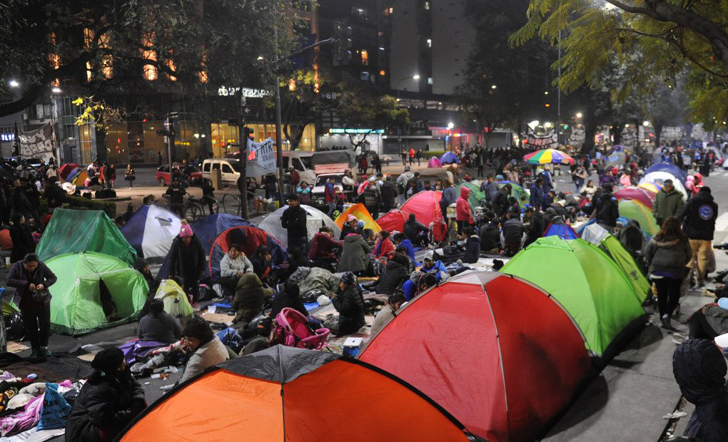 Levantan el acampe en la 9 de Julio y no descartan una nueva medida de fuerza