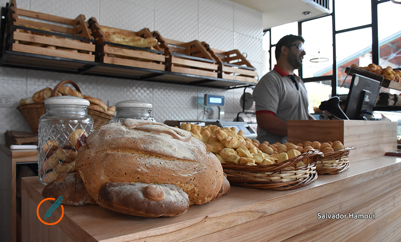 Panaderos al límite: advierten por «dolarización de la harina» y miles de cierres