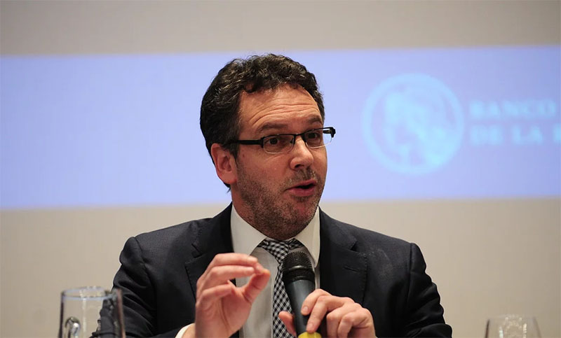 Los argentinos tienen más de U$S 300.000 millones afuera o «debajo del colchón»