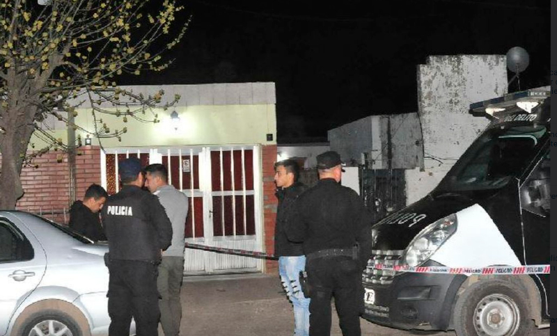 Asesinan a golpes a una adolescente de 17 años y por el hecho detuvieron a su novio de 16