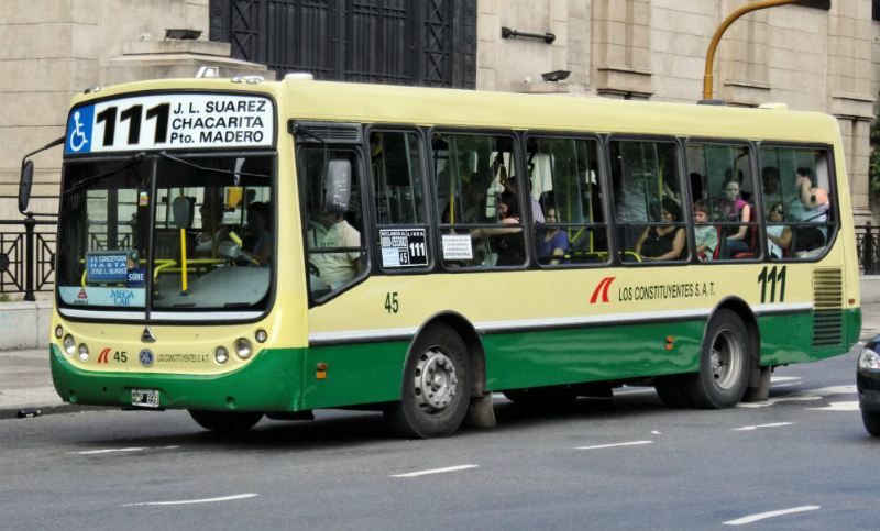 Hubo acuerdo y se seguirá prestando servicio nocturno de colectivos en Buenos Aires