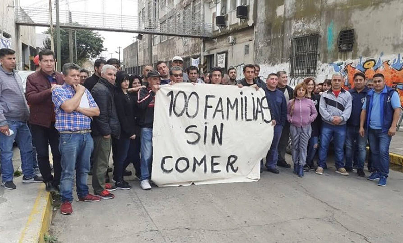 Trabajadores de la textil Iberoamericana reclaman el pago de salarios adeudados y temen el cierre de la fábrica