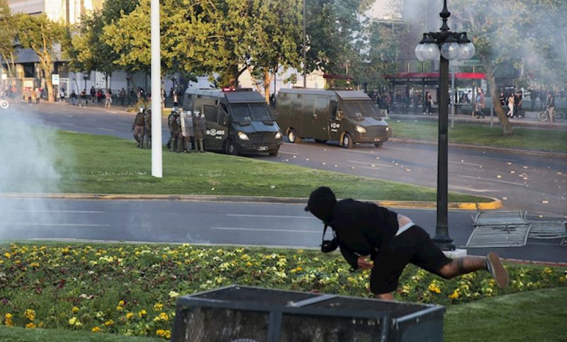 Chile: eleva a 8 la cantidad de muertos y hay más de 960 detenidos