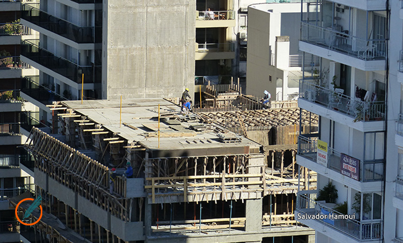 La construcción continúa perdiendo puestos de trabajo, según informe 