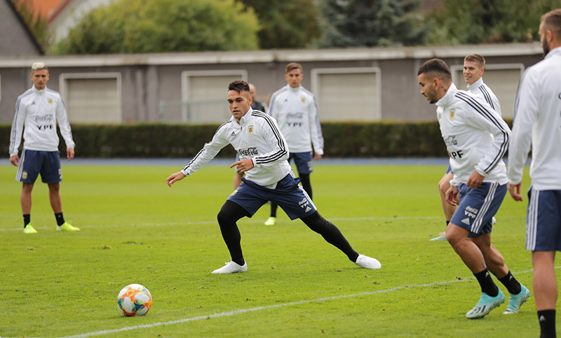 Scaloni prepara varios cambios para enfrentar a Ecuador