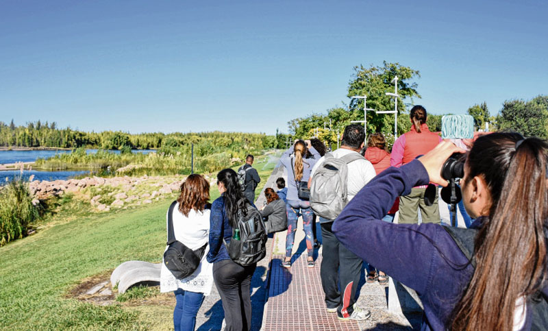 Avistaje de aves en el bosque de los Constituyentes este sábado