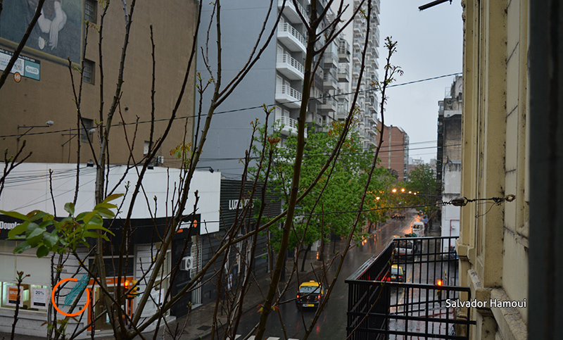 Jueves gris, húmedo y con pronóstico de lluvias