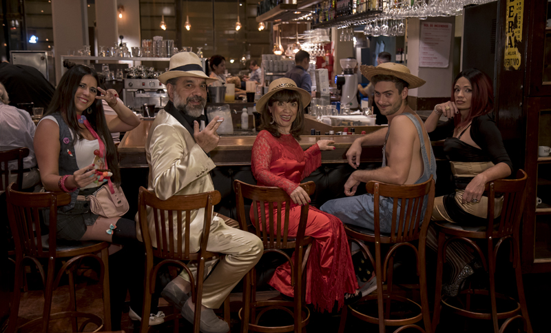 La comedia “Poliadictos” llega a la Lavardén
