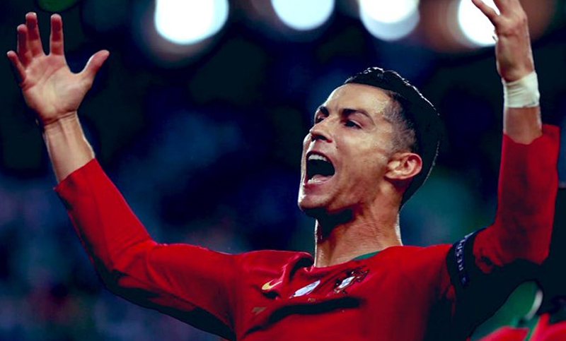 Cristiano Ronaldo marcó el gol 700 en su carrera