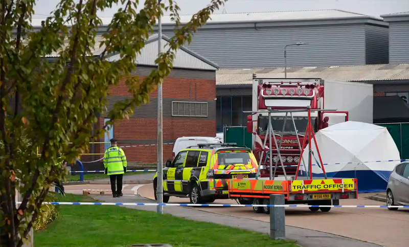 Investigan el hallazgo de 39 cadáveres en un camión en Gran Bretaña
