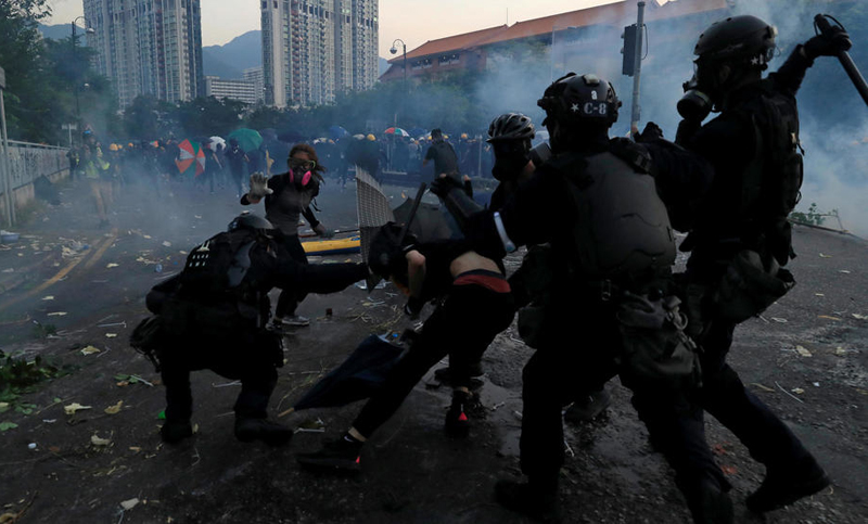 La policía de Hong Kong justificó la represión en otra jornada de protestas