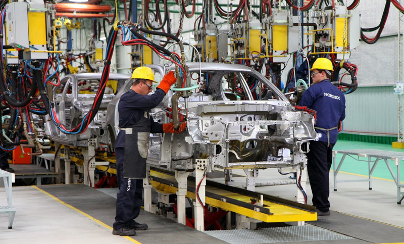 La UIA alertó que la actividad industrial cayó un 8,6% en un año