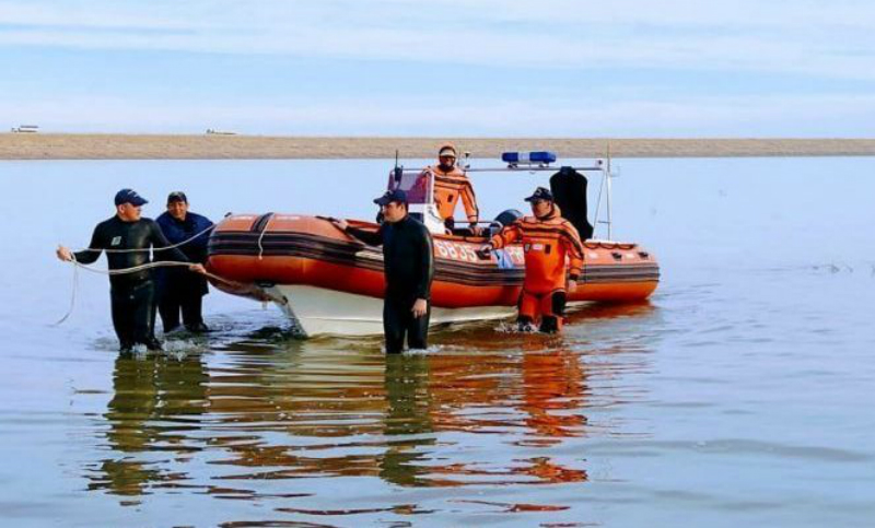 Sin noticias de dos pescadores que desaparecieron en un lago