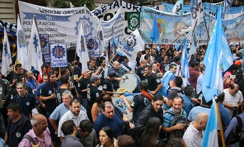 Metalúrgicos cobrarán los 5.000 pesos en tres cuotas