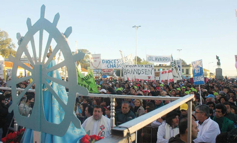 Peregrinos de todo el país marcharon a Luján en la 45° Peregrinación Juvenil