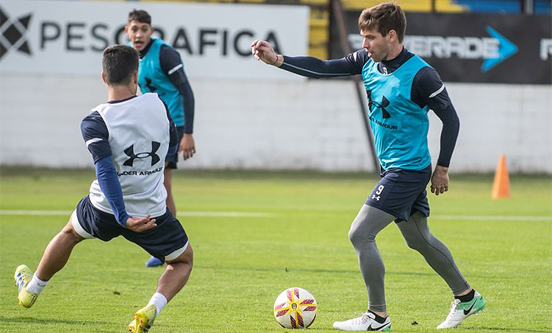 Central viaja a La Plata con un titular en duda