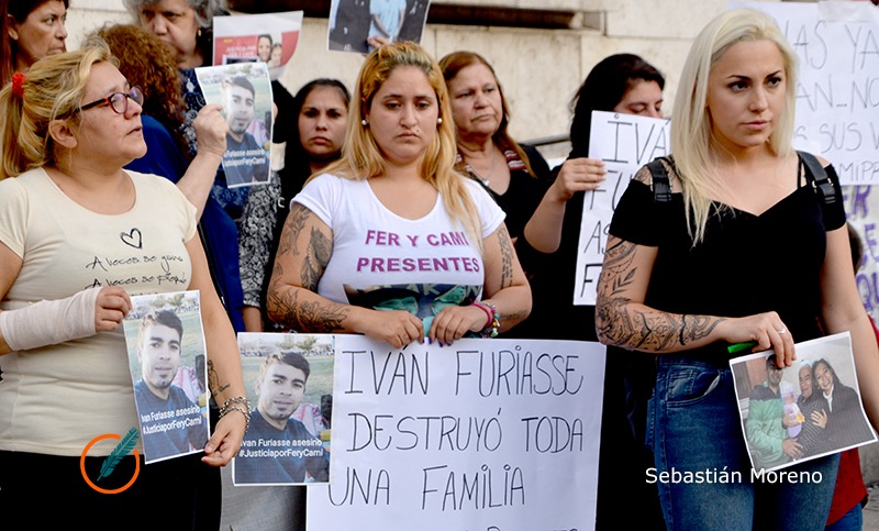 Mató a su esposa e hija y denuncian que está libre por «psicópata»: reclamo frente a Tribunales