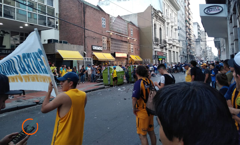 Hinchas de Central reclamaron en la sede Mitre por la complicada situación del club
