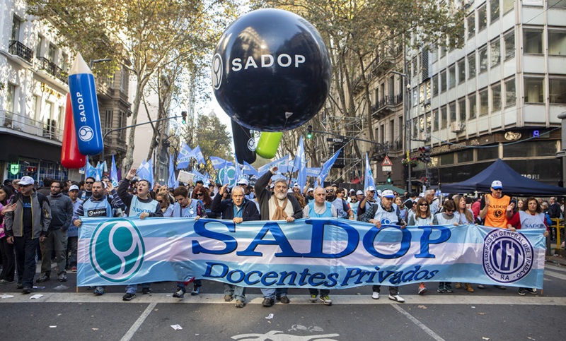 Se presentó el proyecto de ley antidespidos para docentes privados