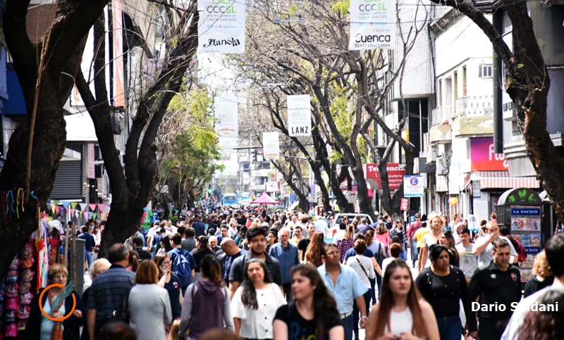 Un éxito: el día que calle San Luis fue peatonal por el Día de la Madre
