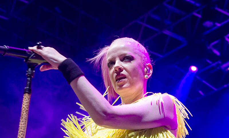 Shirley Manson, voz y líder de Garbage, dará una charla gratuita en Buenos Aires