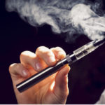 Prohíben venta de vapeadores y tabacos a menores y vedan la exhibición en negocios