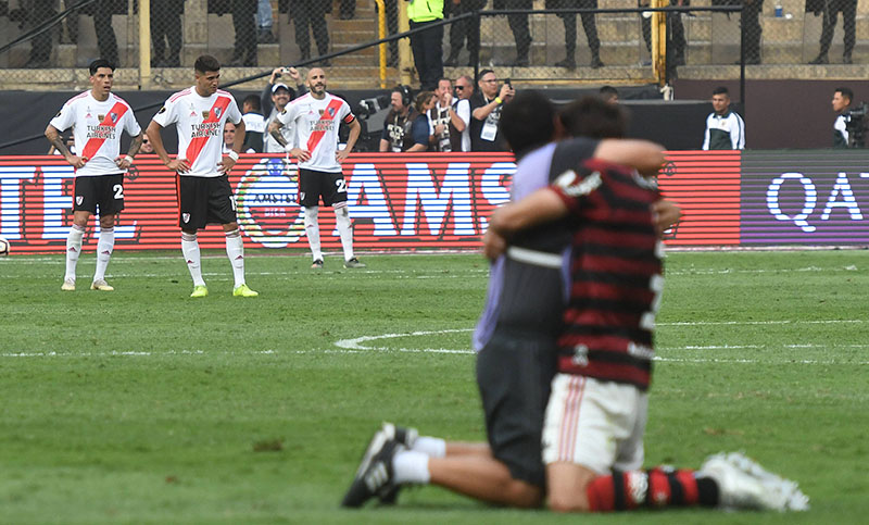 Flamengo apareció en el final y le arrebató la Libertadores a River