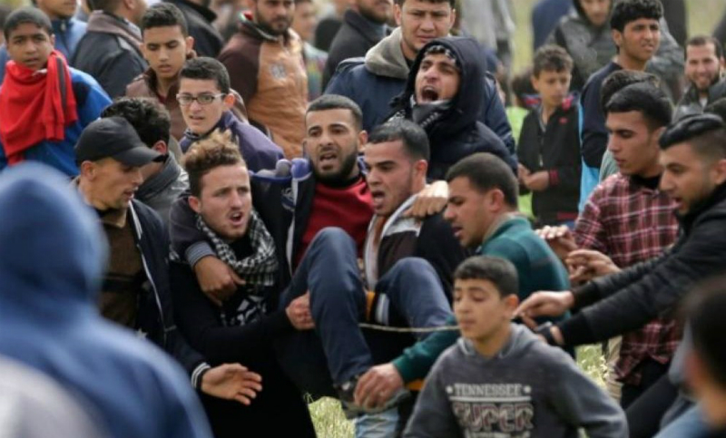 Decenas de palestinos heridos en el límite de Israel con Gaza