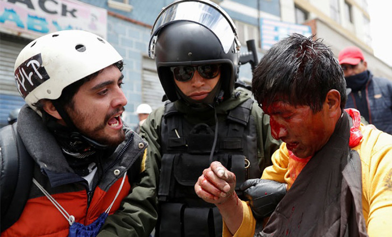 Represión en Bolivia: policías accionaron violentamente contra manifestantes
