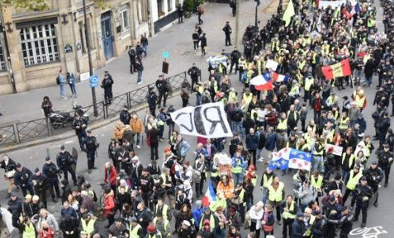 Se renuevan las protestas de los chalecos amarillos en Francia