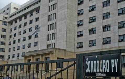 Distintas expresiones marchan a Comodoro Py por «una navidad sin presos políticos»