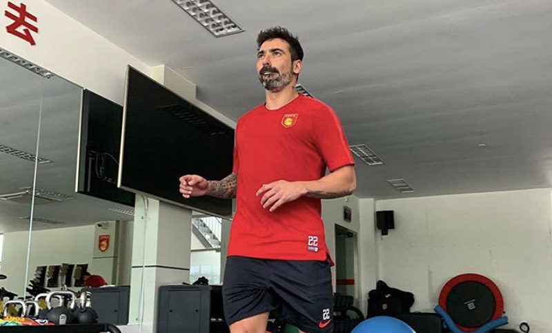 Lavezzi se despide de China y dijo que «casi seguro» se retira del fútbol